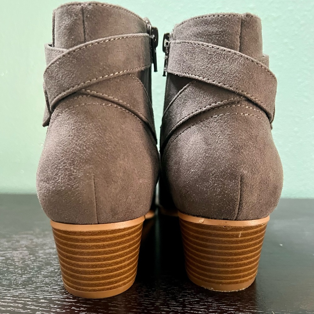 Giani Bernini Memory Foam Booties - image 6